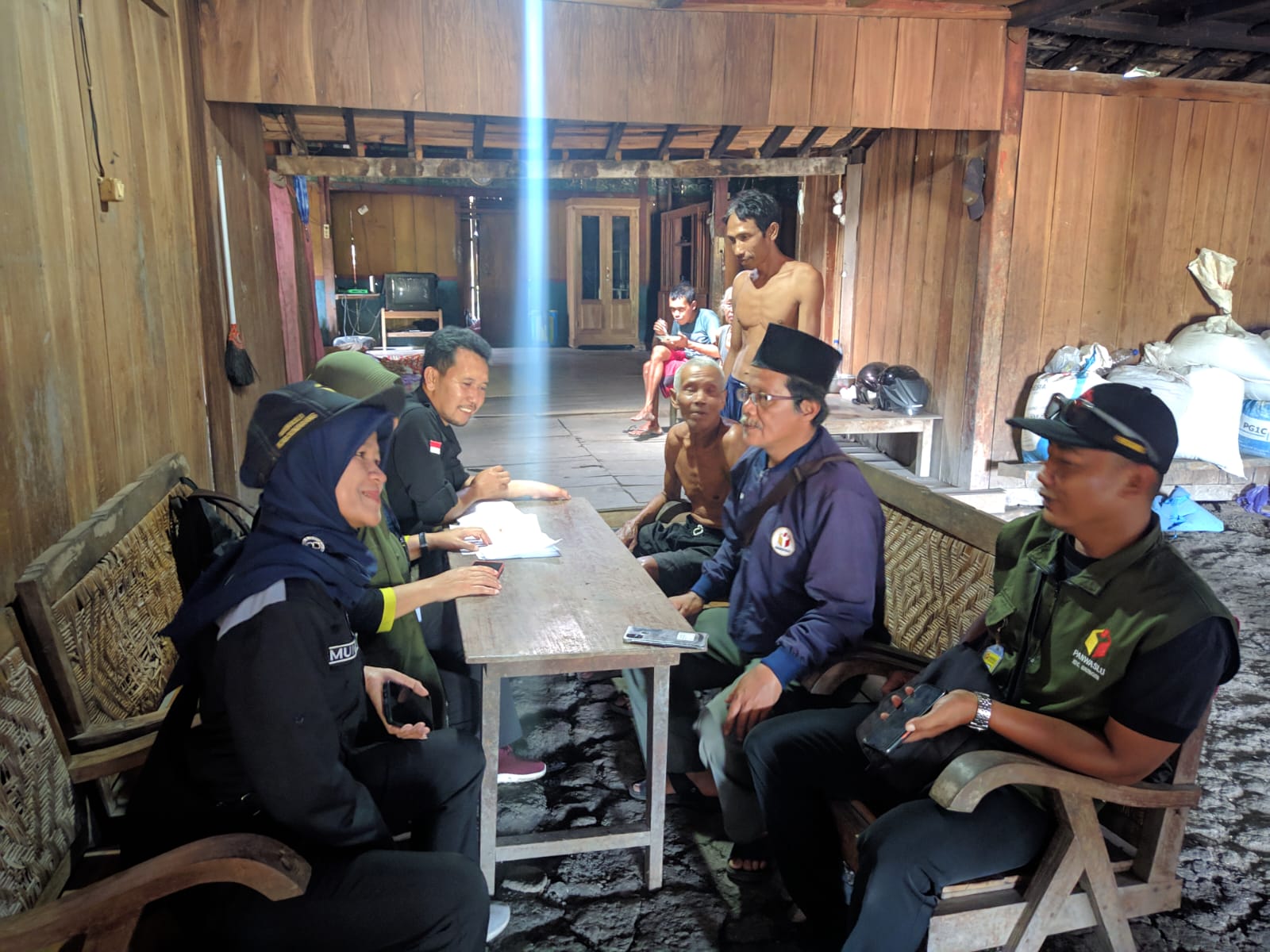 Bertemu Warga Lansia dan Disabilitas, Panwascam Bringin: Kami Pastikan Hak Pilih Mereka Terjaga