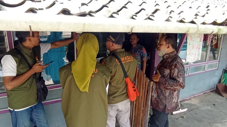 Patroli Kawal Hak Pilih, Panwaslu Kecamatan Bancak Temukan Ini