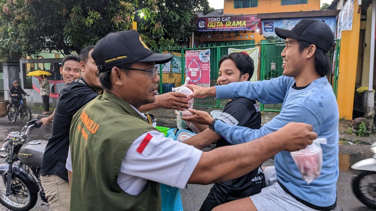 Panwascam Pringapus Gelar Rapat Fasilitasi, Lanjut Ngabuburit Bagi Takjil dan Patroli Pengawasan Kawal Hak Pilih