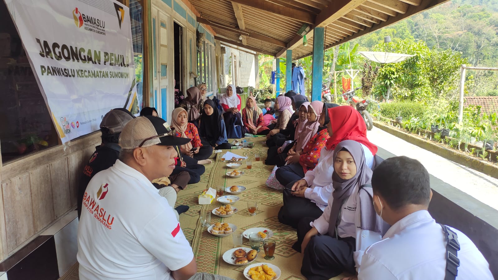 Sambangi Duren, Panwascam Sumowono Ajak Warga Jagongan Pemilu