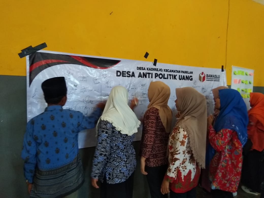 Sosialisasi di Kadirejo, Agus Riyanto : Politik Uang Menjadi Salah Satu Bibit Korupsi