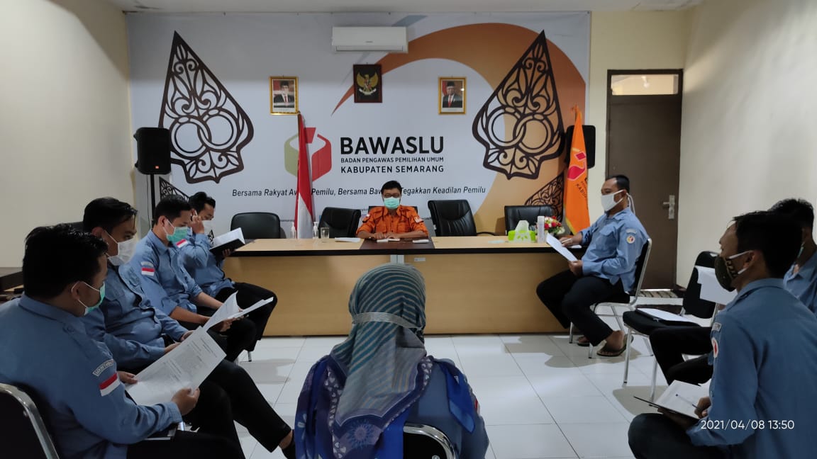 Perbarui DIP,  PPID Bawaslu Kabupaten Semarang Gelar Rapat antar Divisi
