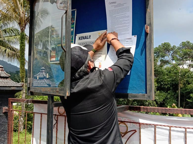 Bentuk Empat Tim, Panwascam Sumowono Pasang Pengumuman Pendaftaran PKD