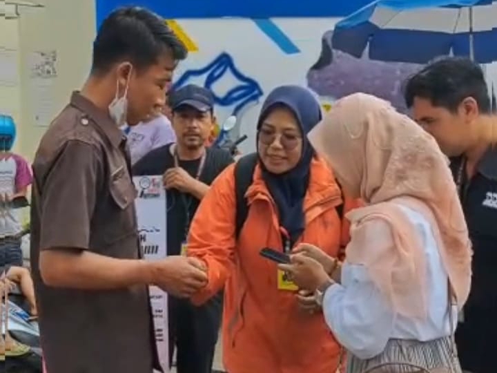 Gelar Patroli Pengawasan Kawal Hak Pilih, Panwascam Tengaran Manfaatkan Jam Istirahat Pabrik