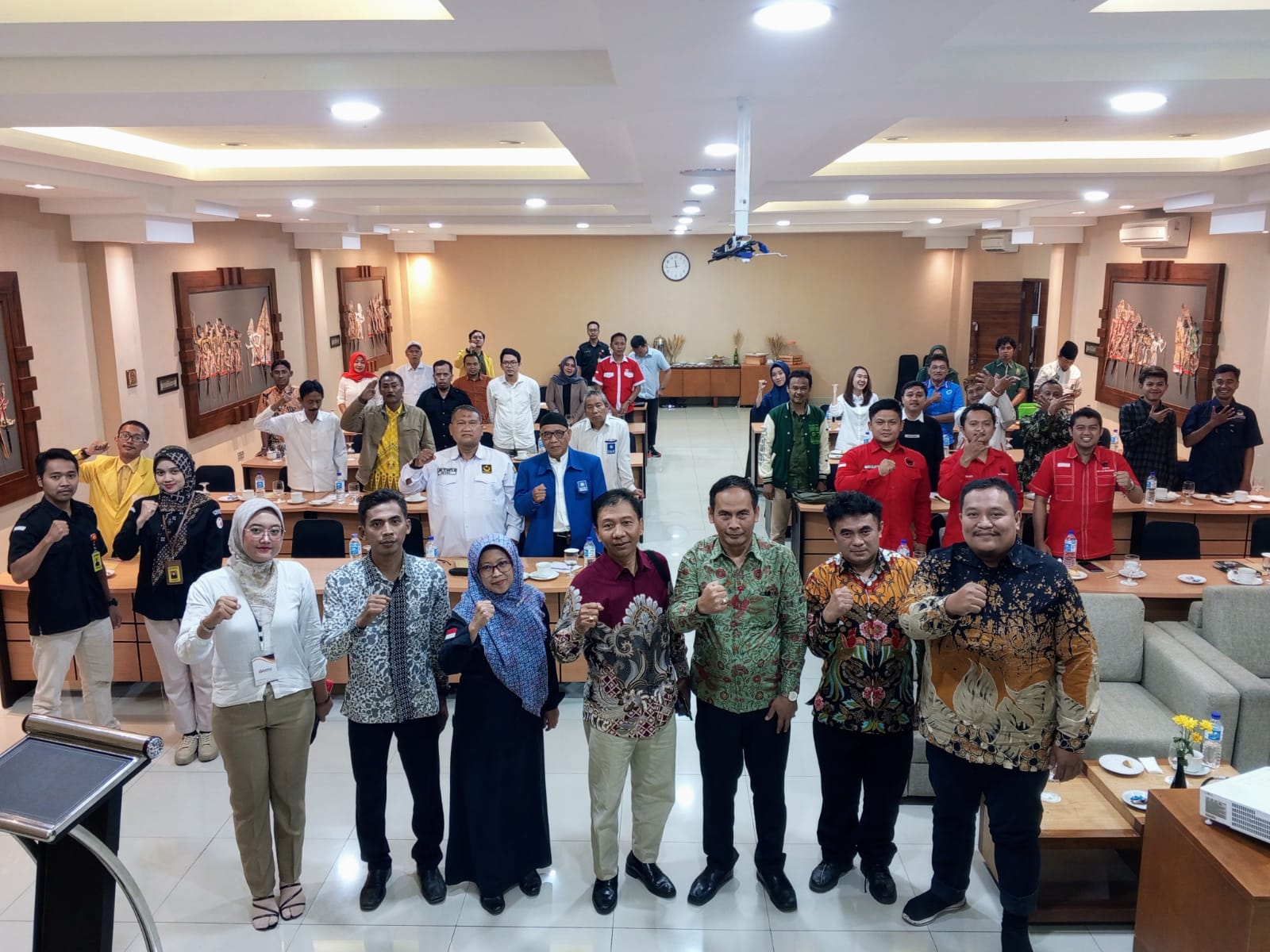 Petakan Potensi Sengketa pada Penetapan DCT, Bawaslu Gelar Rapat dengan KPU dan Parpol