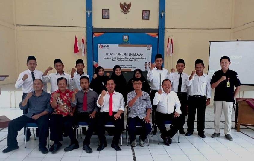 Pelantikan dan Pembekalan PKD se-Kecamatan Bancak, Bawaslu Kabupaten Semarang Tekankan Komunikasi Antar Penyelenggara