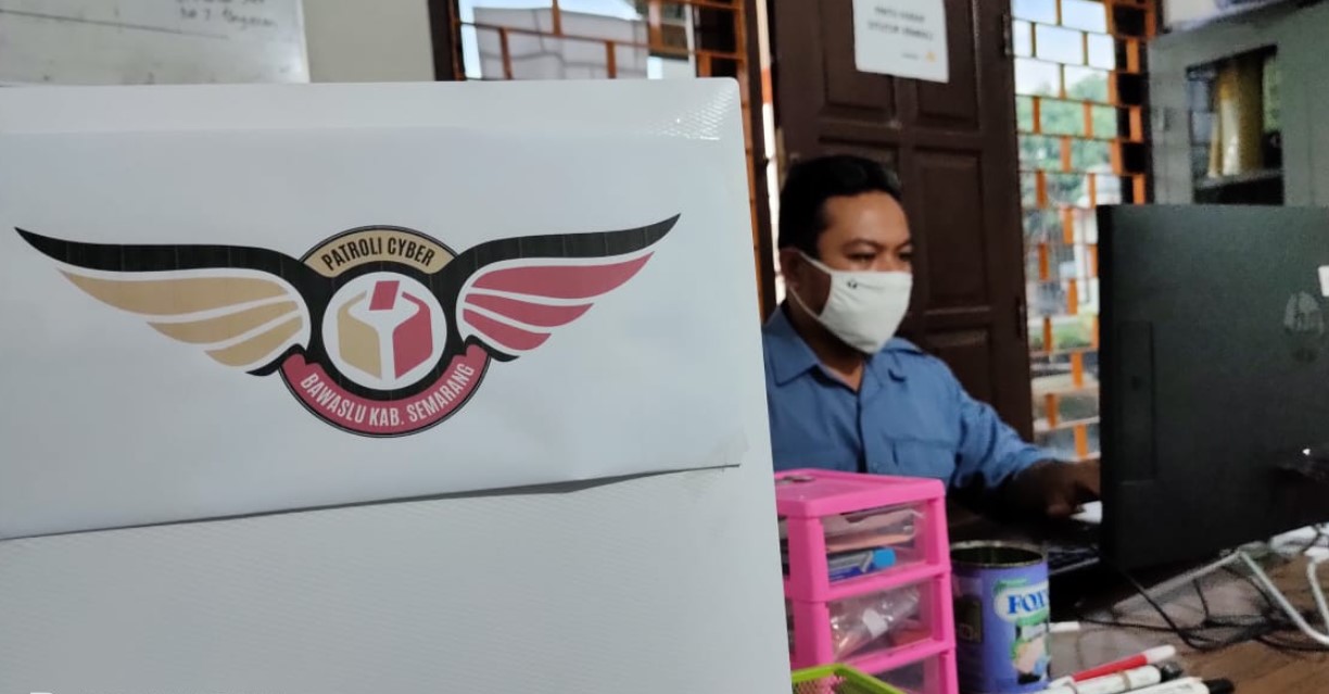 Jajaran Pengawas Pemilu di Kabupaten Semarang Melakukan Patroli di Dunia Maya.