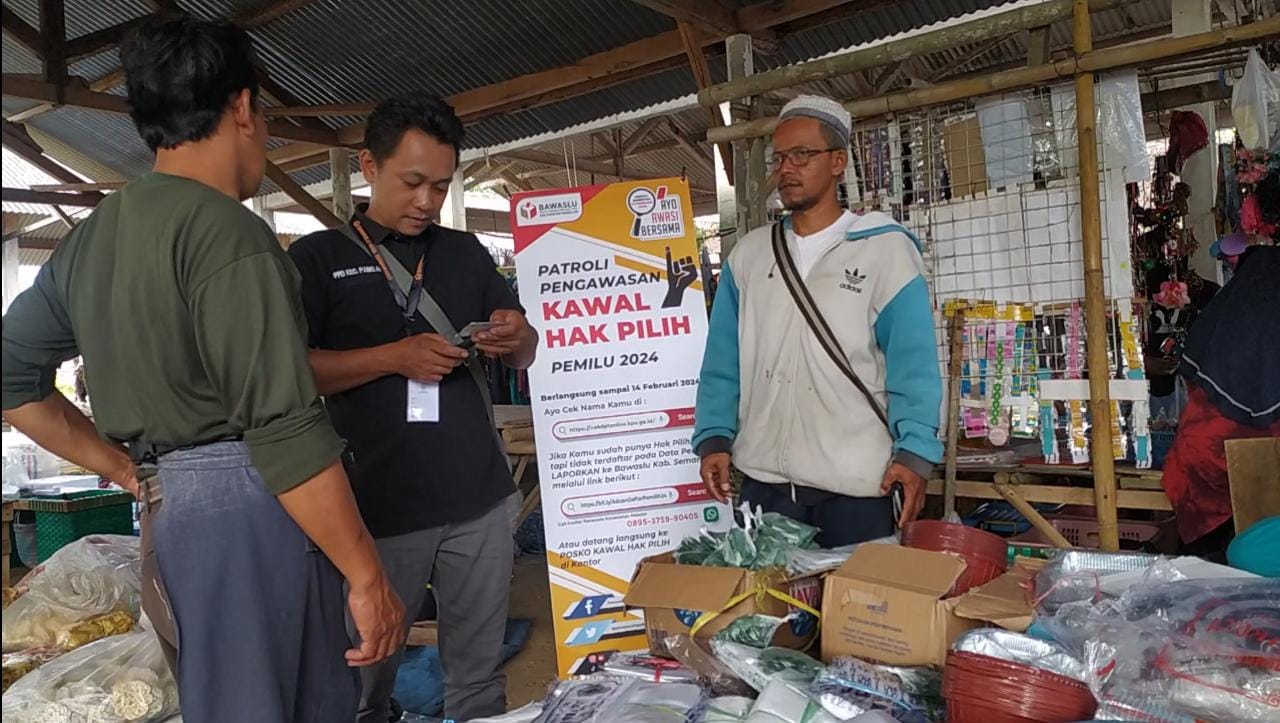 Grebek Pasar Semowo, PKD Antusias Ikuti Kegiatan Patroli Pengawasan Kawal Hak Pilih