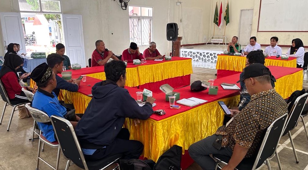 Sosialisasi Pembentukan Pengawas Pemilu Kelurahan/Desa Kepada Kepala Desa, Panwascam Tuntang Cari Calon PKD yang Berintegritas.