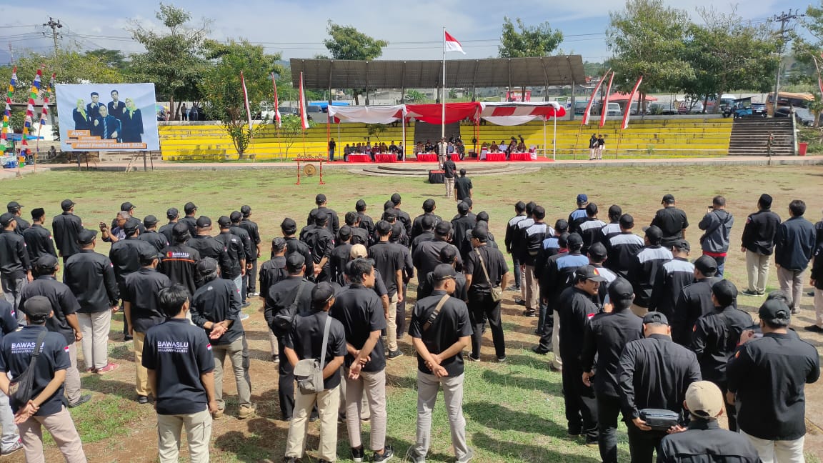 Peserta apel siaga tahapan pengawasan kampanye Pemilu 2024.