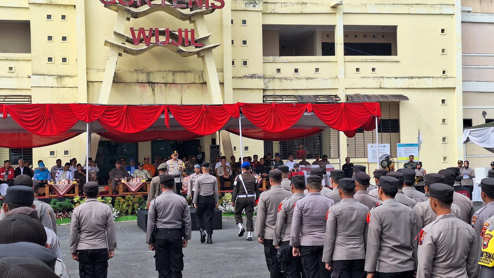 Suasana kegiatan Apel Gelar Pasukan Ops Mantap Brata Candi