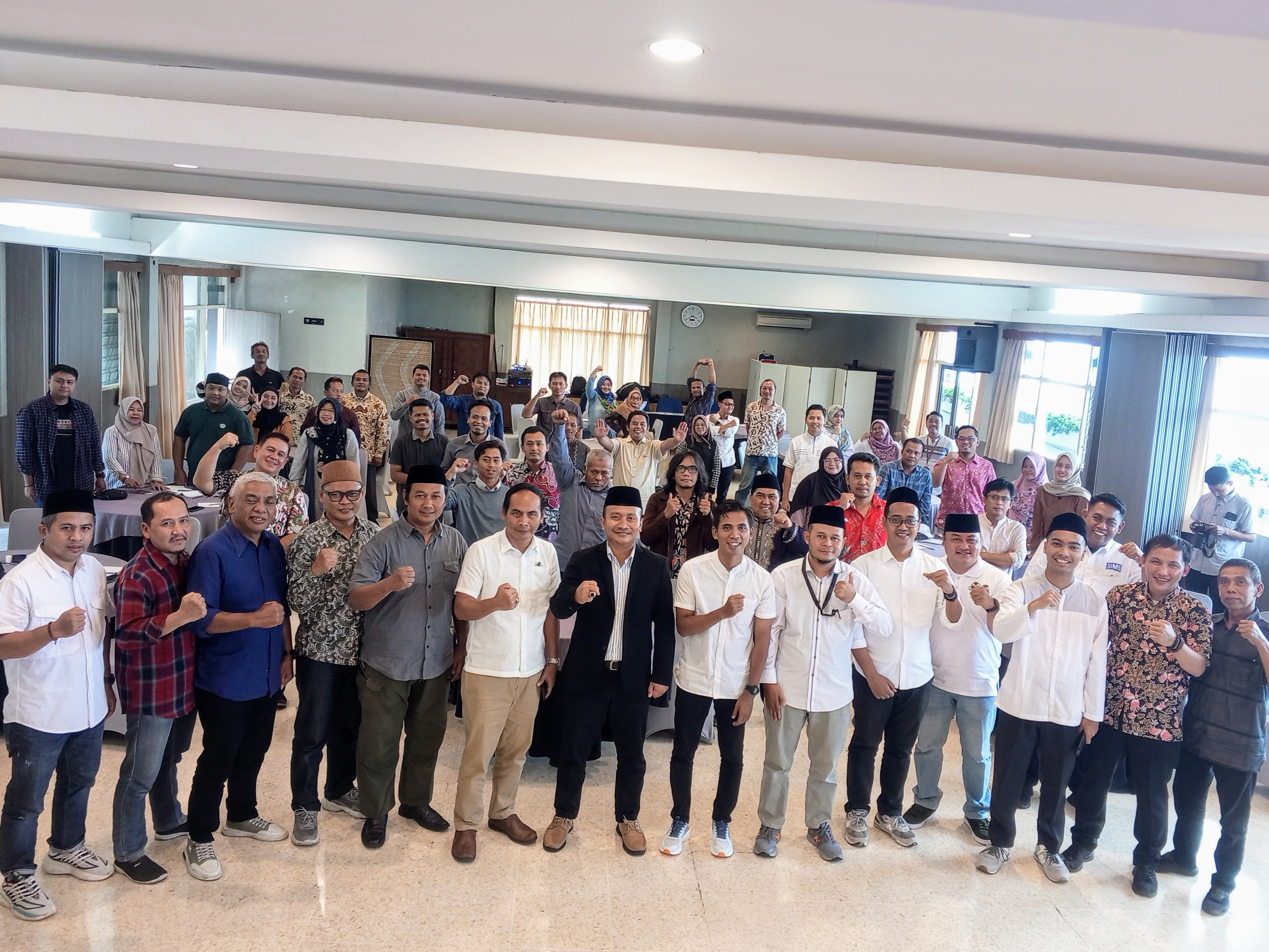 Foto bersama seluruh peserta usai kegiatan