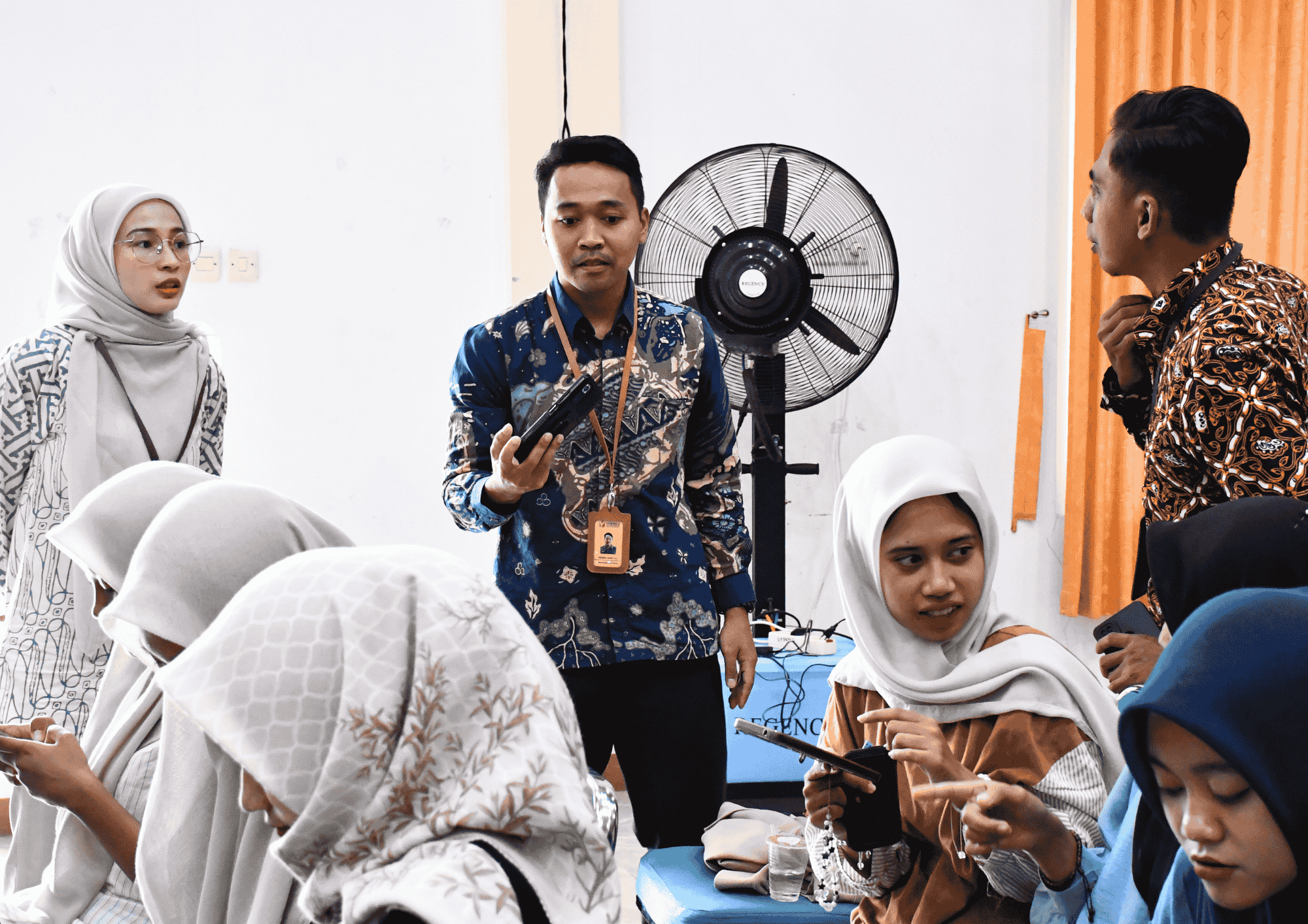 Bawaslu Kabupaten Semarang melaksanakan kegiatan uji petik daftar pemilih dalam rangka Pemutakhiran Daftar Pemilih Berkelanjutan (PDPB) yang dilaksanakan di kampus Universitas Darul Ulum Islamic Centre Sudirman (Undaris) pada Kamis (19/6/2025)