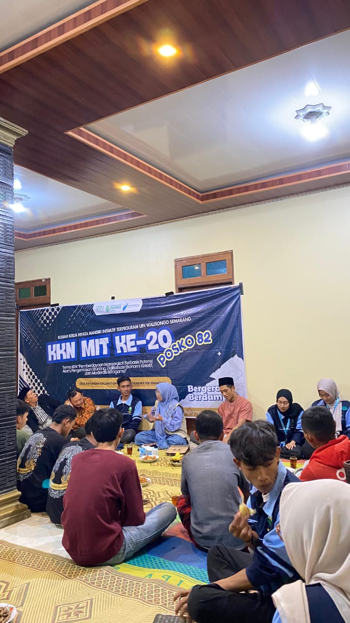 Anggota Bawaslu Kabupaten Semarang Ummi Nu'amah dalam Pendidikan Politik di Desa Payungan, Kaliwungu, Sabtu 23 Agustus 2025