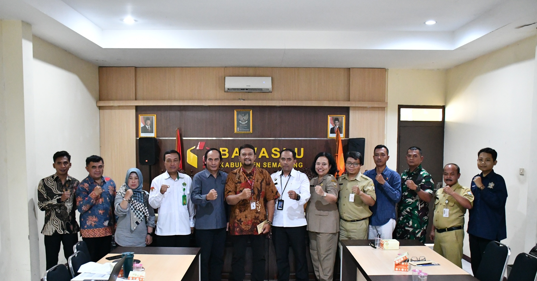 Bawaslu Kabupten Semarang bersama Polres Semarang, Kodim 0714/Salatiga, KPU Kabupaten Semarang, Disdukcapil, Dinas Sosial, Kesbangpol, Lapas Kelas IIA Ambarawa, Kementerian Agama, serta Laskar Jaga Hak Pilih Kabupaten Semarang.