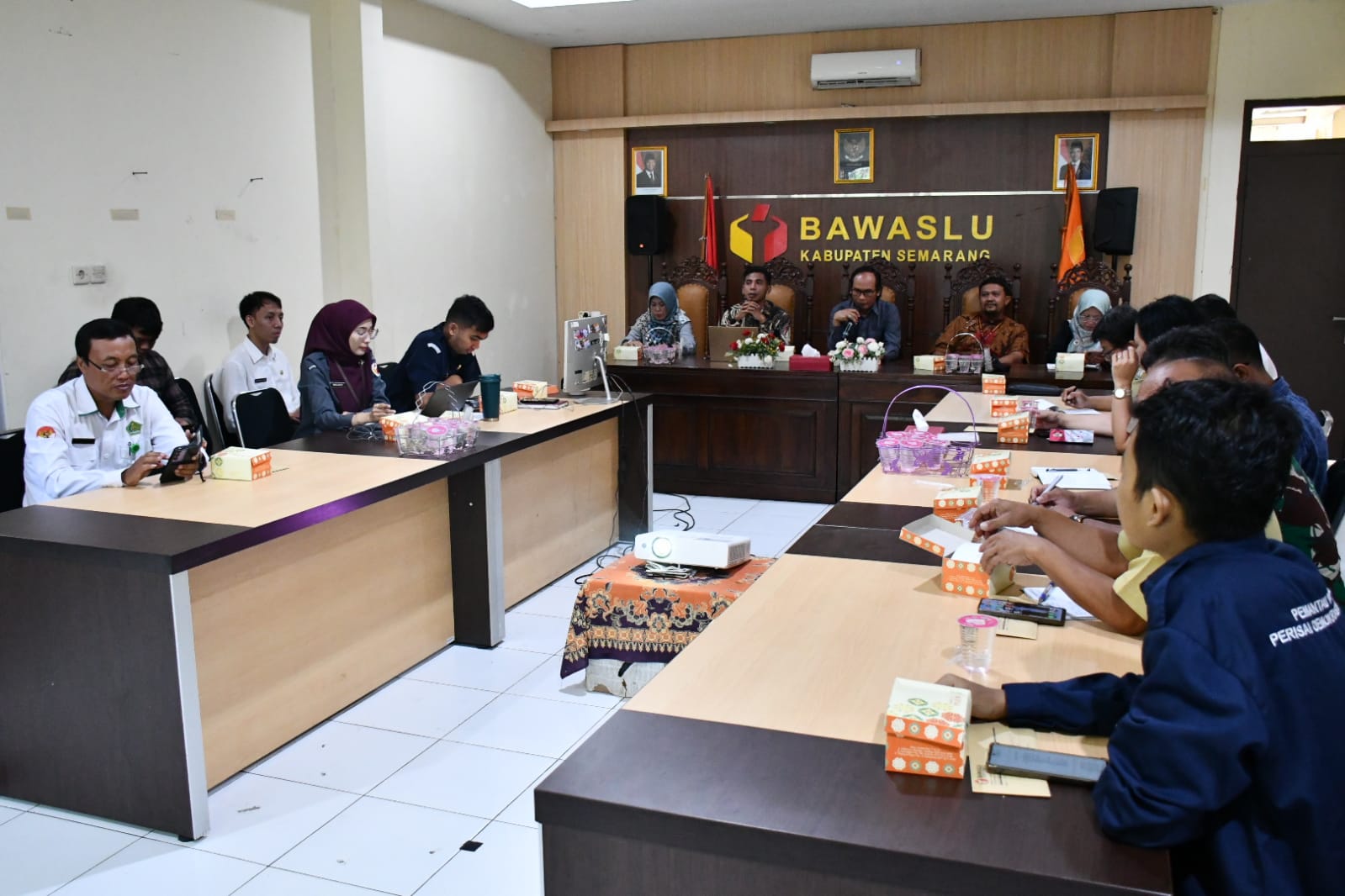 Rapat Koordinasi PDPB Triwulan III yang diselenggarakan di Aula Bawaslu Kabupaten Semarang