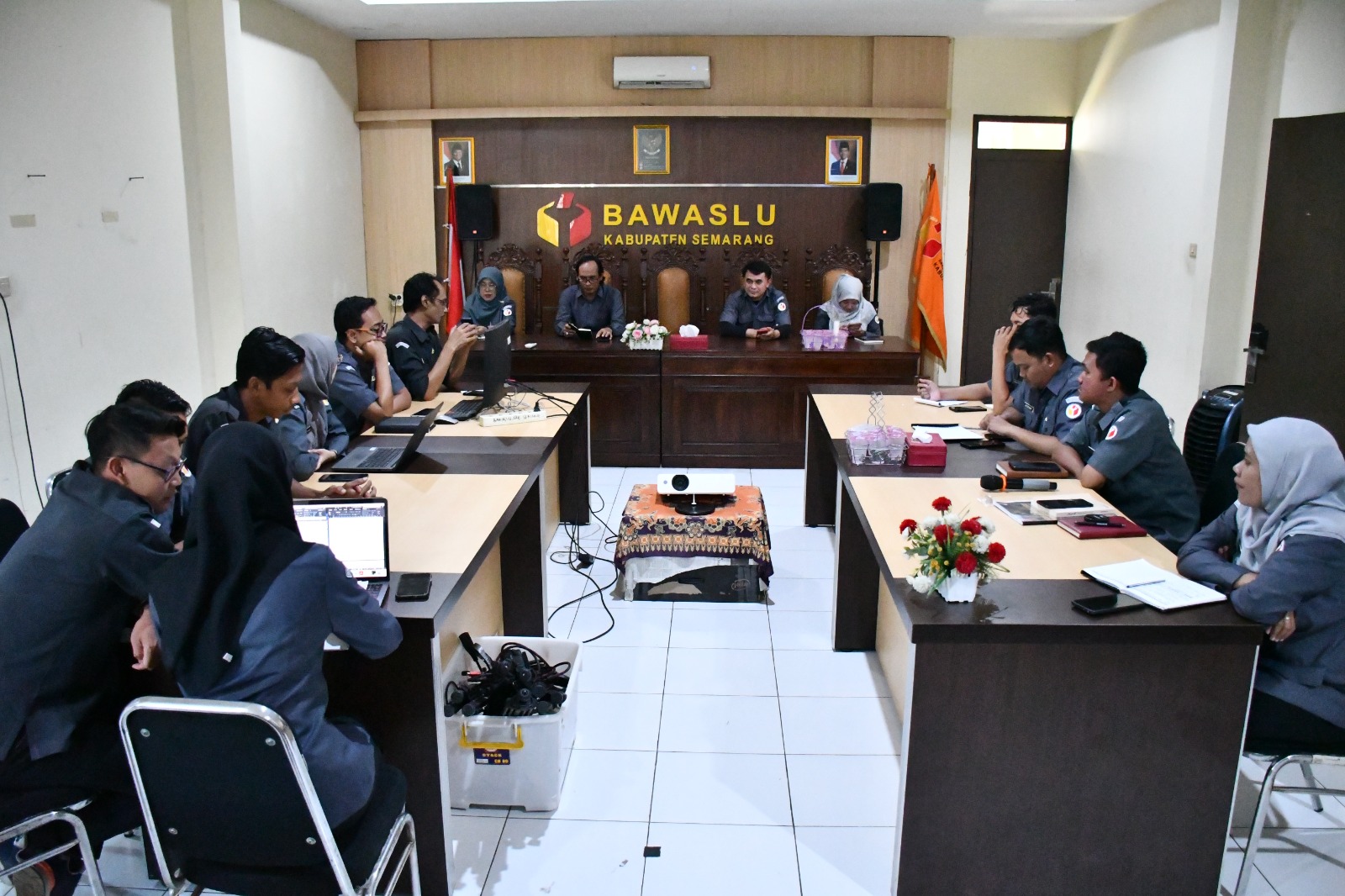 Rapat Rutin Seninan di Bawaslu Kabupaten Semarang