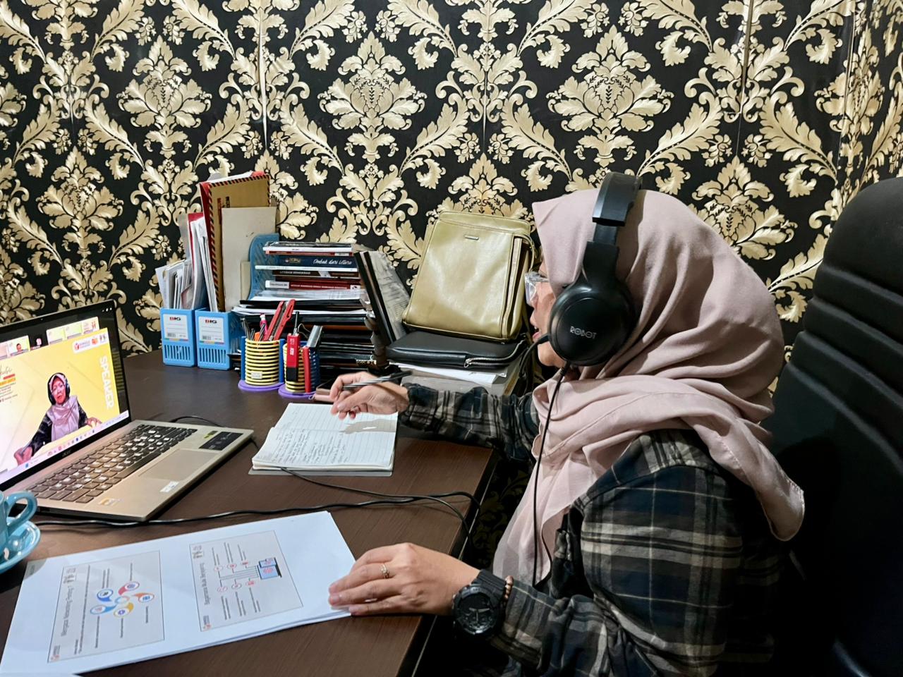 Anggota Bawaslu Kabupaten Semarang Ummi Nu’amah, S.Pd paparkan materi Teknis Pengembangan Gerakan Pengawas Partisipatif.