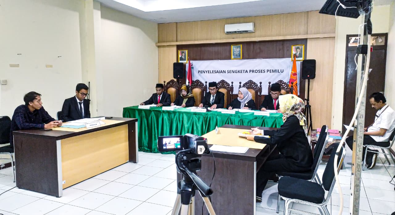 Suasana Simulasi Sidang Penyelesaian Sengketa Proses di Bawaslu Kabupaten Semarang