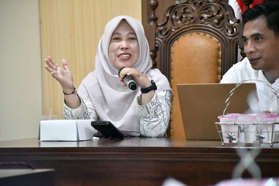 Anggota Bawaslu Kabupaten Semarang, Fitriyah, dalam Rapat Koordinasi Pengawasan PDPB Triwulan IV Tahun 2025 pada Rabu, 3 Desember 2025.