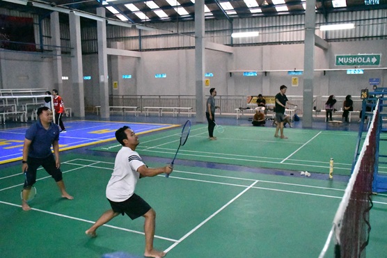 Kegiatan Jum'at Sehati melalui olahraga bulu tangkis pada Jumat, 2 Januari 2026.