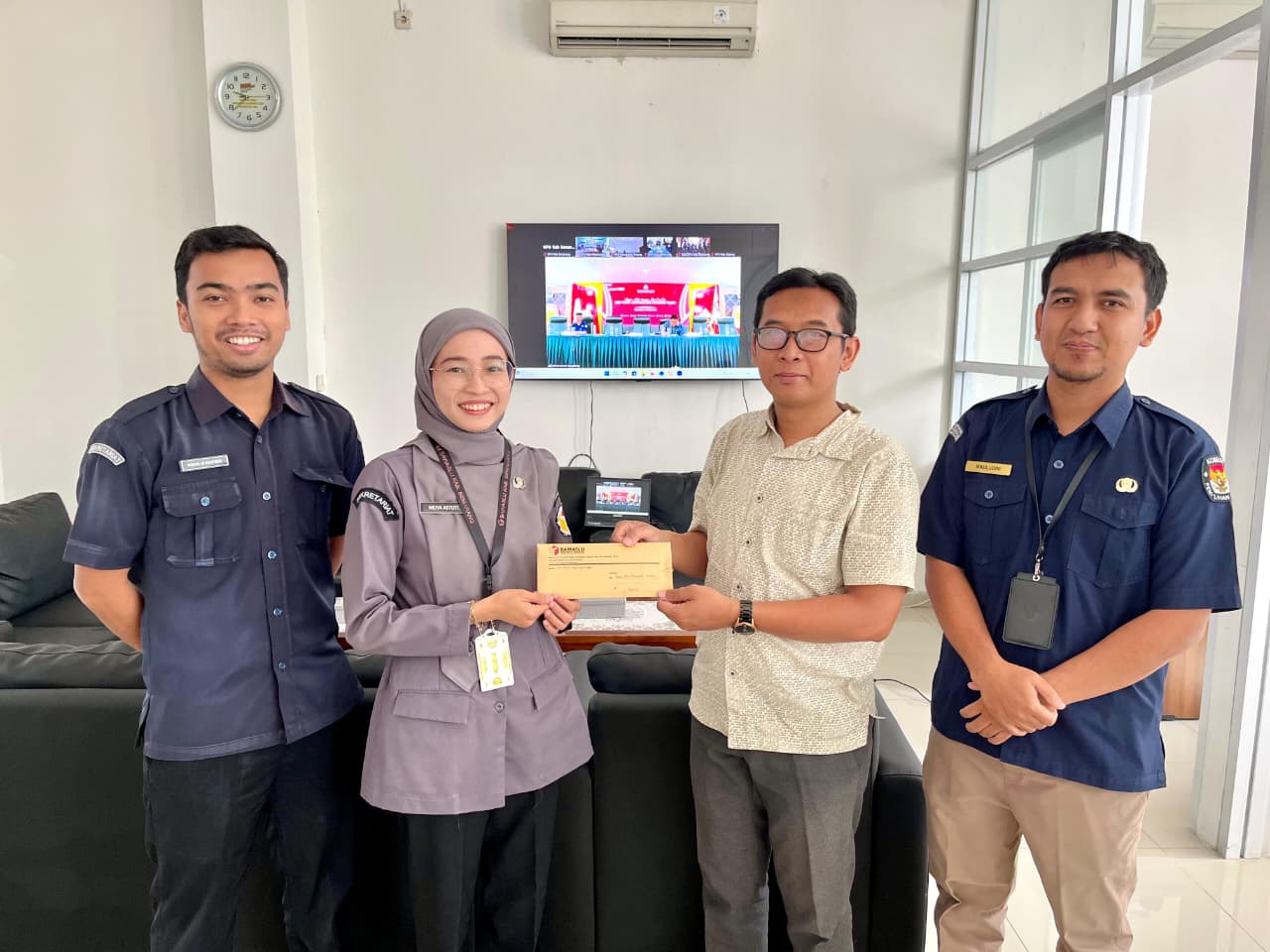 Bawaslu Kabupaten Semarang serahkan Imbauan PDPB Triwulan I Tahun 2026