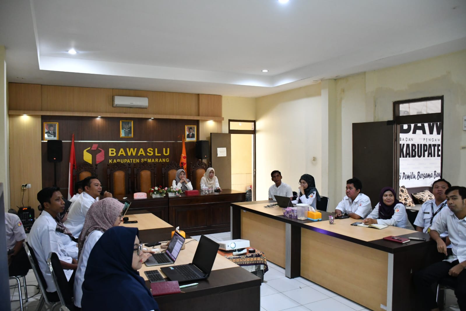 Kegiatan Rabu Smart "Peningkatan Kehumasan" di Kantor Bawaslu Kabupaten Semarang, Rabu 28 Januari 2026