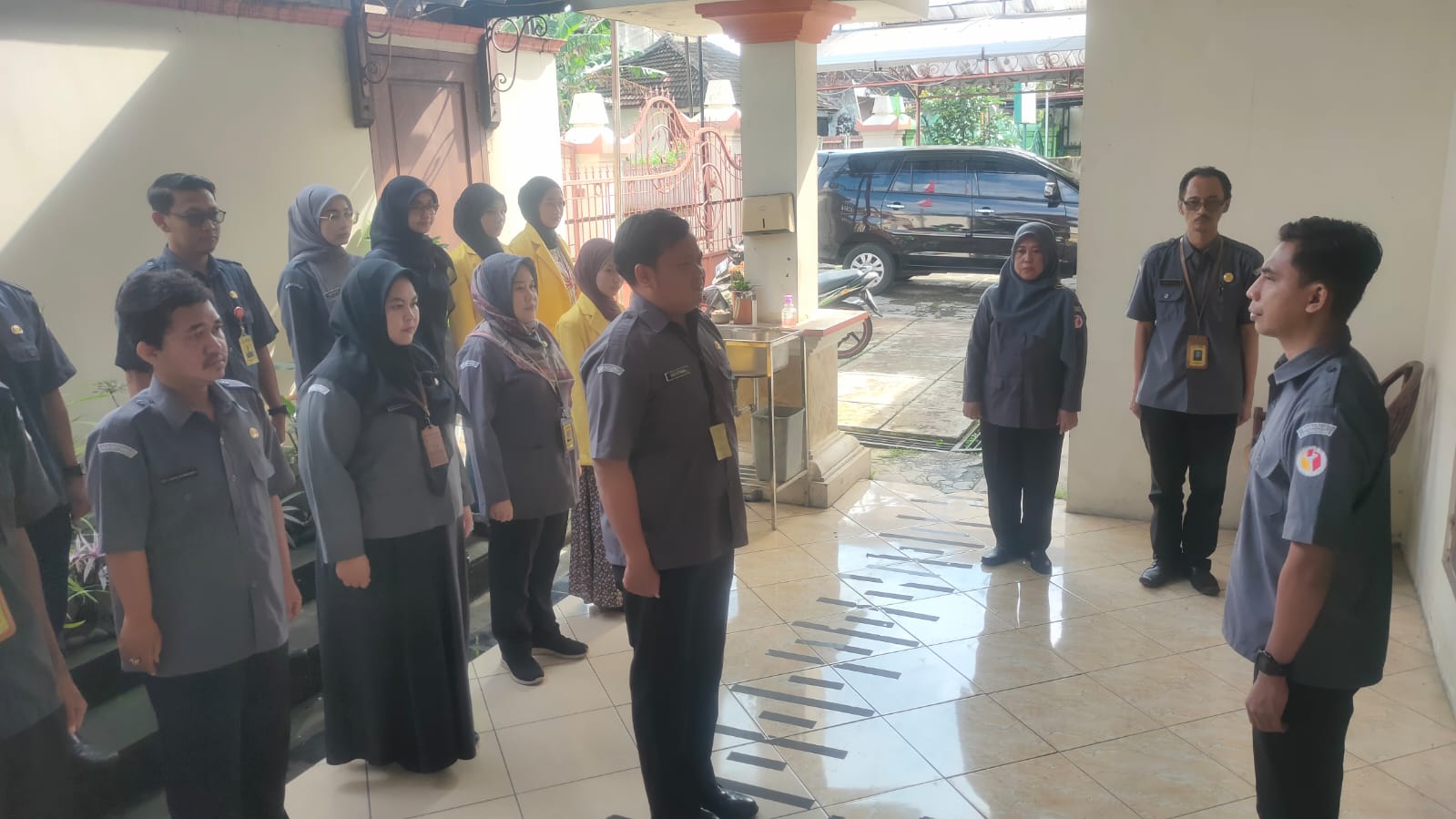 Kegiatan Apel Pagi di Lingkungan Bawaslu Kabupaten Semarang, Senin 2 Februari 2026