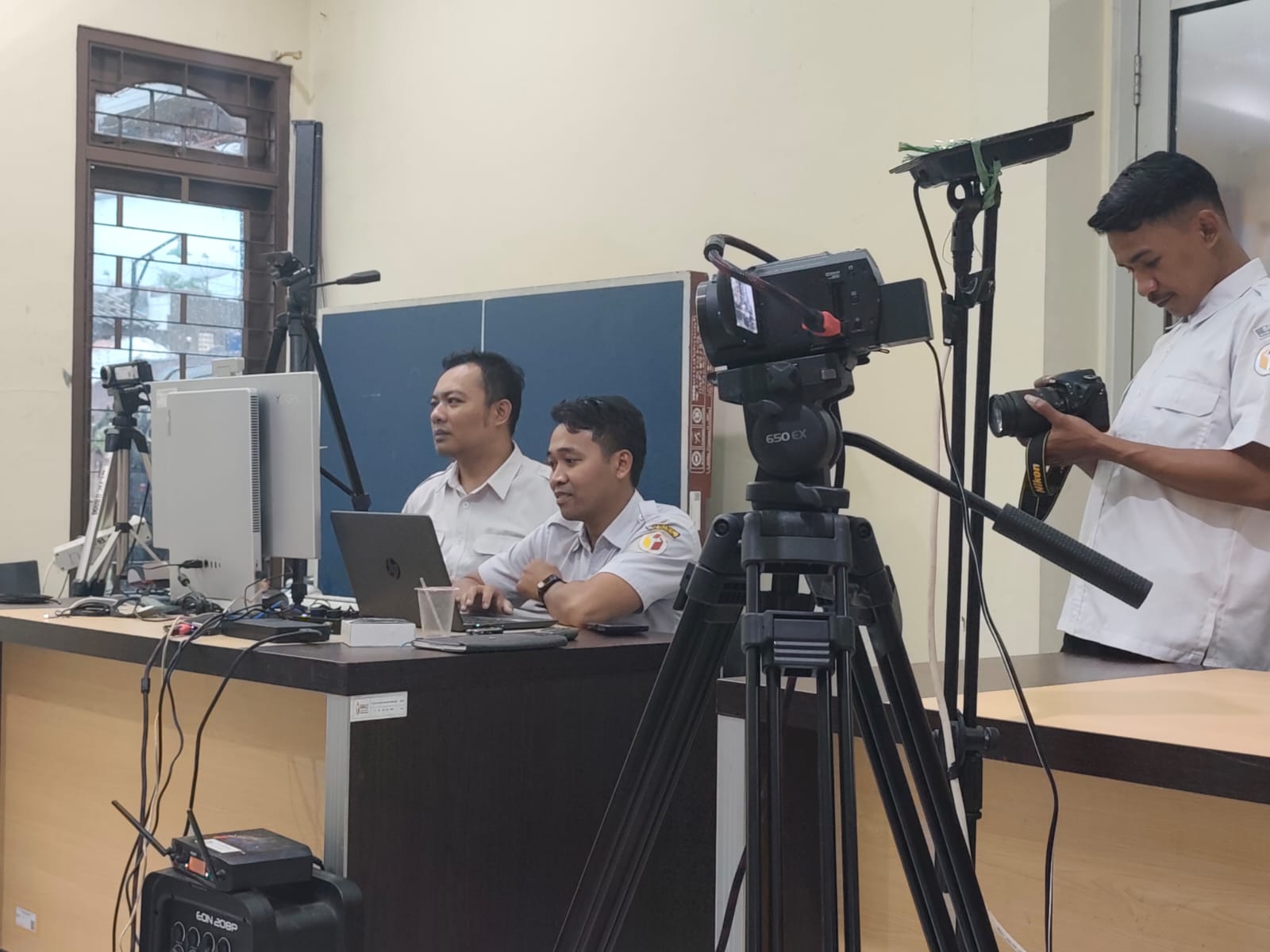 Kegiatan Pelatihan Host dan Podcast Bawasantai di Bawaslu Kabupaten Semarang, Rabu 4 Februari 2026