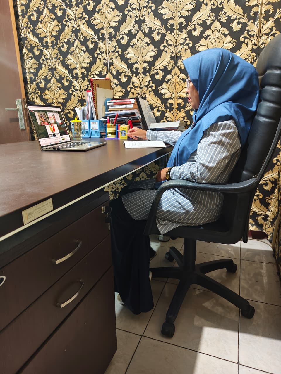 Kordiv HPS Bawaslu Kabupaten Semarang, Ummi Nu'amah mengikuti Selasa Menyapa Secara Virtual, Selasa (10/02/2026)