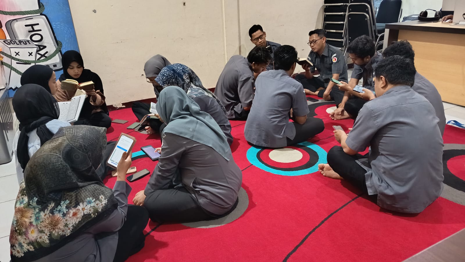 Suasana Tadaruz Al-Qur’an kegiatan pembacaan ayat suci Al-Qur’an secara bersama pada 24 Februari 2026.