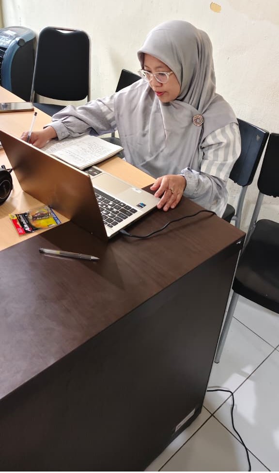 Koordinator HPS Bawaslu Kabupaten Semarang, Ummi Nu'amah Mengikuti Zoom Meeting Rapat Sosialisasi Rencana Kegiatan Pendidikan Penyelesaian Sengketa yang diselenggarakan oleh Bawaslu Provinsi Jawa Tengah, Selasa (24/02/2026)