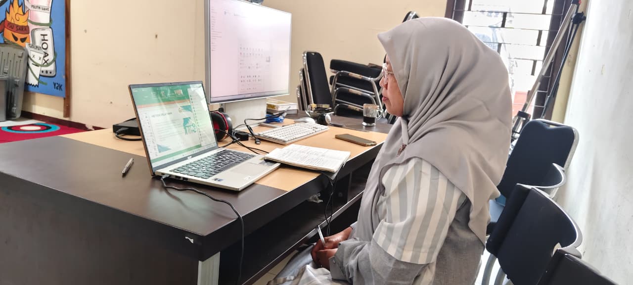 Koordinator HPS Bawaslu Kabupaten Semarang, Ummi Nu'amah Mengikuti Zoom Meeting Rapat Sosialisasi Rencana Kegiatan Pendidikan Penyelesaian Sengketa yang diselenggarakan oleh Bawaslu Provinsi Jawa Tengah, Selasa (24/02/2026)