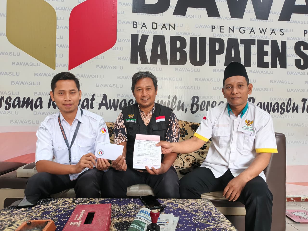 Penyerahan infak Ramadhan kepada Badan Amil Zakat Nasional (Baznas) Kabupaten Semarang pada Rabu, 11 Maret 2026.