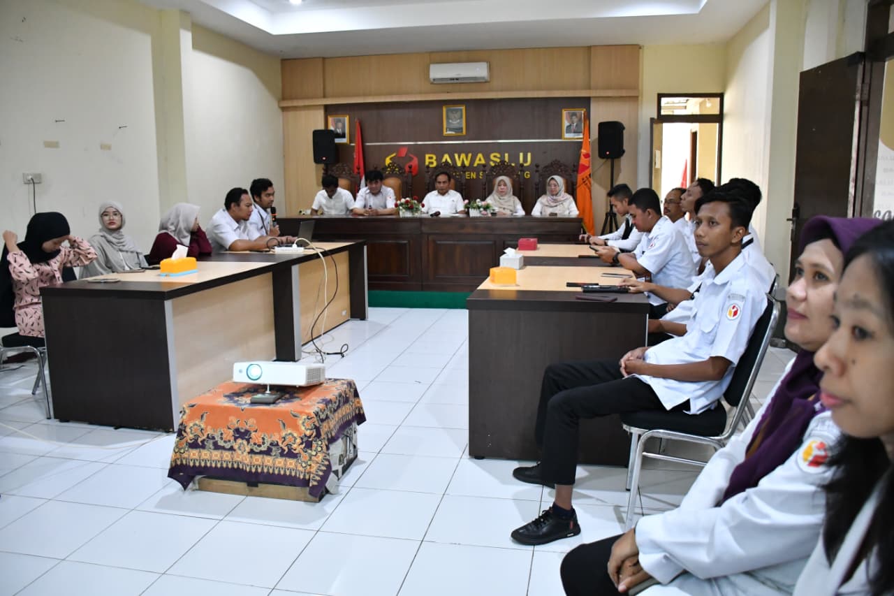 Kegiatan Rabu Smart "Pelatihan Public Speaking" di jajaran Bawaslu Kabupaten Semarang, Rabu 11 Maret 2026