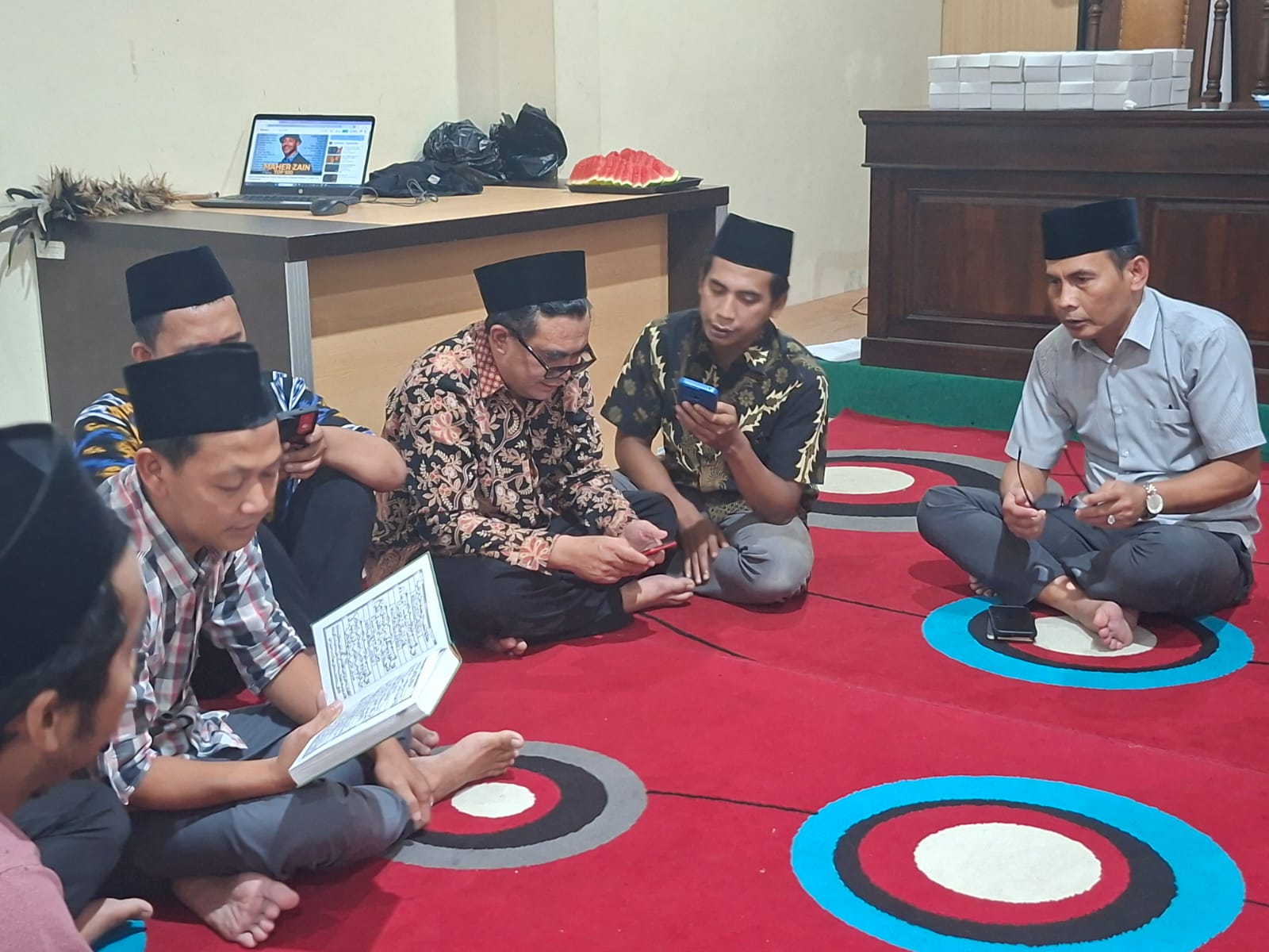 Pembacaan Al-Qur’an Juz 30 oleh staf Sekretariat Bawaslu Kabupaten Semarang, Abdul Rosyid M.