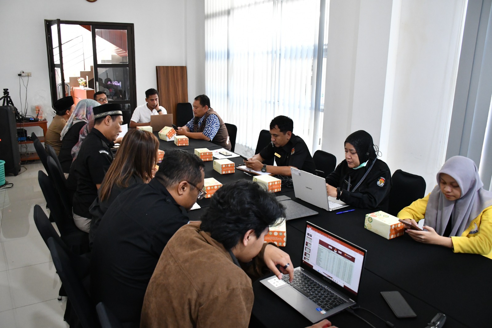 Rapat Sinkronisasi Pemutakhiran Data Pemilih Berkelanjutan Triwulan I Tahun 2026 di KPU Kabupaten Semarang, Rabu 1 April 2026