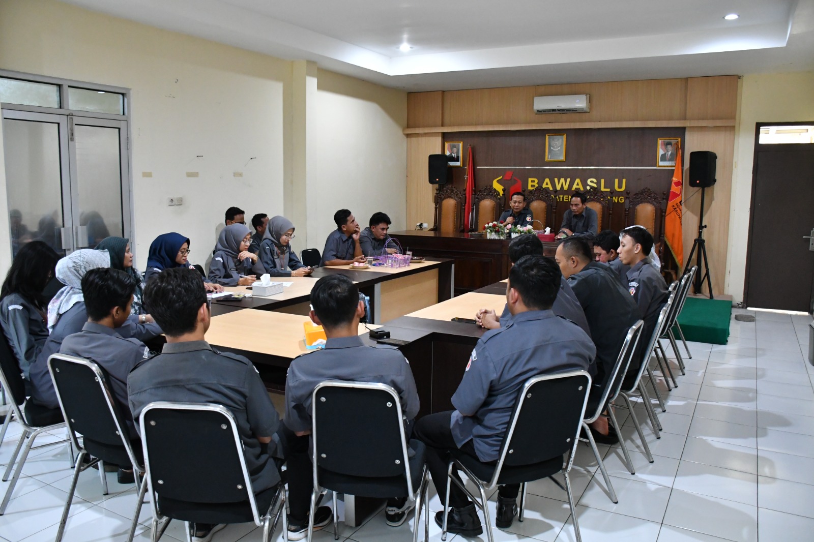 Suasana supervisi dan monitoring pembinaan kelembagaan dari Bawaslu Provinsi Jawa Tengah pada Senin, 6 April 2026.
