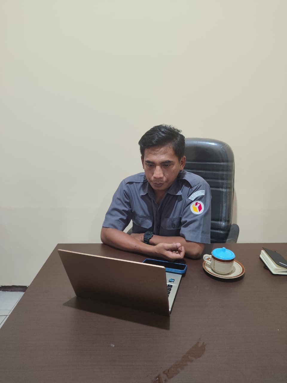 Koordinator Divisi Pencegahan, Partisipasi Masyarakat, dan Humas (P2H), Muharom Al Rosyid mengikuti kegiatan Literasi Pojok Pengawasan Vol. 11 secara daring pada Senin, 20 April 2026.