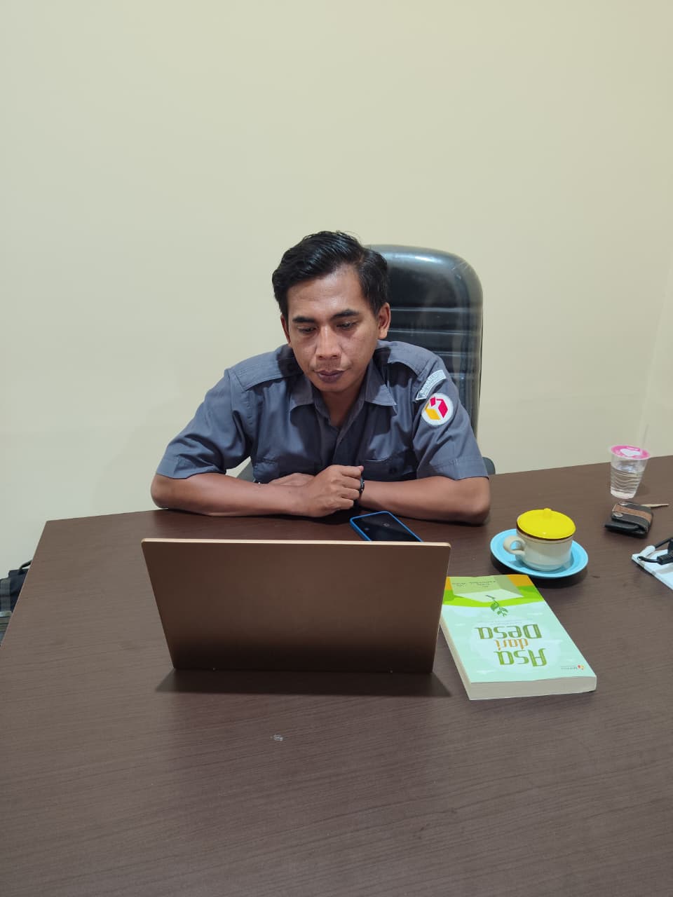 Anggota Bawaslu Kabupaten Semarang, Koordinator Divisi Pencegahan, Parmas dan Humas, Muharom Al Rosyid ikuti  Literasi Pojok Pengawasan Vol. 12 secara daring melalui zoom meeting, pada Senin, 4 Mei 2026.