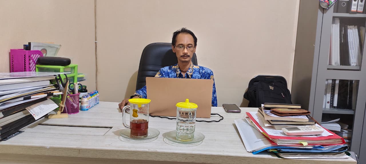 Kepala Sekretariat Bawaslu Kabupaten Semarang mengikuti Zoom Meeting Pendampingan Pengisian Kertas Kerja Penilaian Mandiri Maturitas Sistem Pengendalian Intern Pemerintah (SPIP) Terintegrasi Bawaslu Tahun 2026 dan Bimbingan Penyusunan Dokumen Manajemen Risiko oleh Tim BPKP, Rabu (17/6/2026).