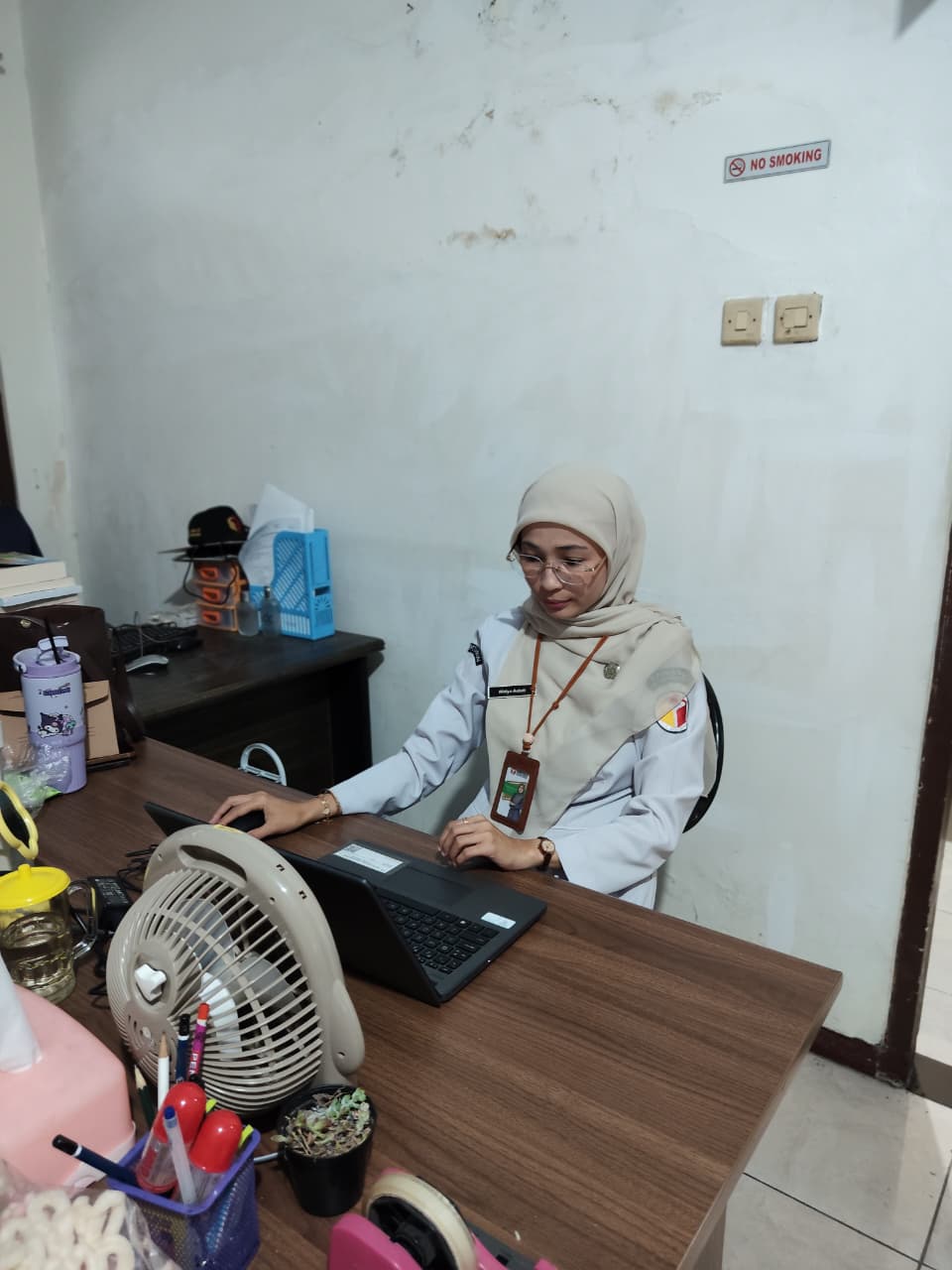 Widya Astuti, S.I.P mengikuti Zoom Sosialisasi Monitoring dan Evaluasi Keterbukaan Informasi Publik Bawaslu Kabupaten/Kota Tahun 2026 yang diselenggarakan oleh Bawaslu RI. (Rabu, 8/07/2026)