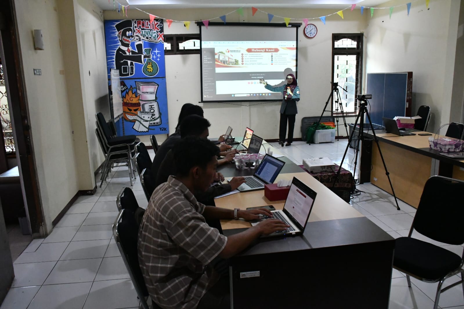 Uji coba Platform PARTISIPA dengan beberapa fitur meliputi: materi pembelajaran interaktif, tayangan video edukatif, penugasan mandiri, hingga sesi evaluasi