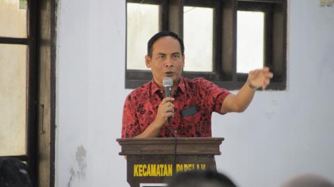 Ketua Bawaslu Kabupaten Semarang, Agus Riyanto saat memberikan arahan kepada peserta rapat.