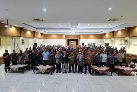 Foto bersama seluruh peserta kegiatan