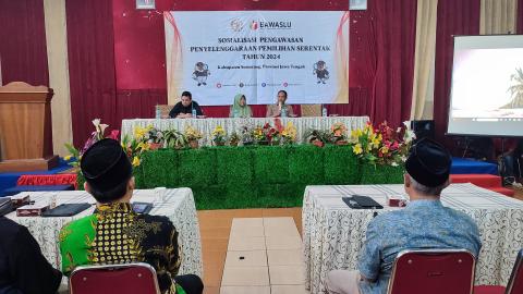 Foto bersama usai kegiatan sosialisasi pengawasan di RM Cikal Gading, Tuntang, Kabupaten Semarang (13/9/2024)