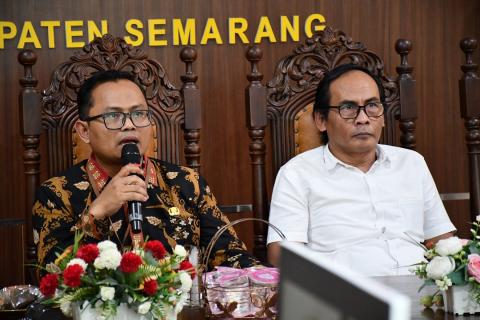Paparan materi yang sedang disampaikan oleh Kabul Hermawan selaku narasumber pada kegiatan Rabu Smart kali ini