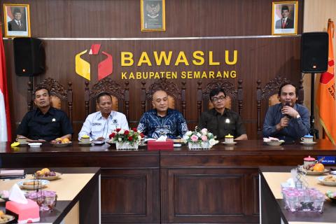 Kegiatan Kunjungan Kerja DPRD Kabupaten Semarang di Bawaslu Kabupaten Semarang, Senin 21 Juli 2025