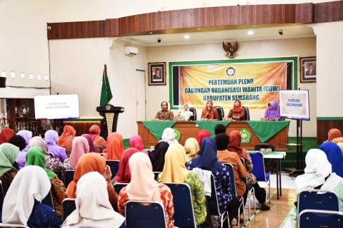 Kegiatan Penandatanganan Nota Kesepahaman (MoU) dengan Gabungan Organisasi Wanita Kabupaten Semarang, yang dirangkaikan dalam Pertemuan Pleno Gabungan Organisasi Wanita (GOW) Kabupaten Semarang 