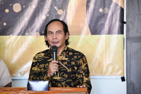 Ketua Bawaslu Kabupaten Semarang, Agus Riyanto dalam kegiatan Penandatanganan Kerjasama antara Bawaslu Kabupaten Semarang - SMK H.Moenadi Ungaran, Kamis 16 Oktober 2025